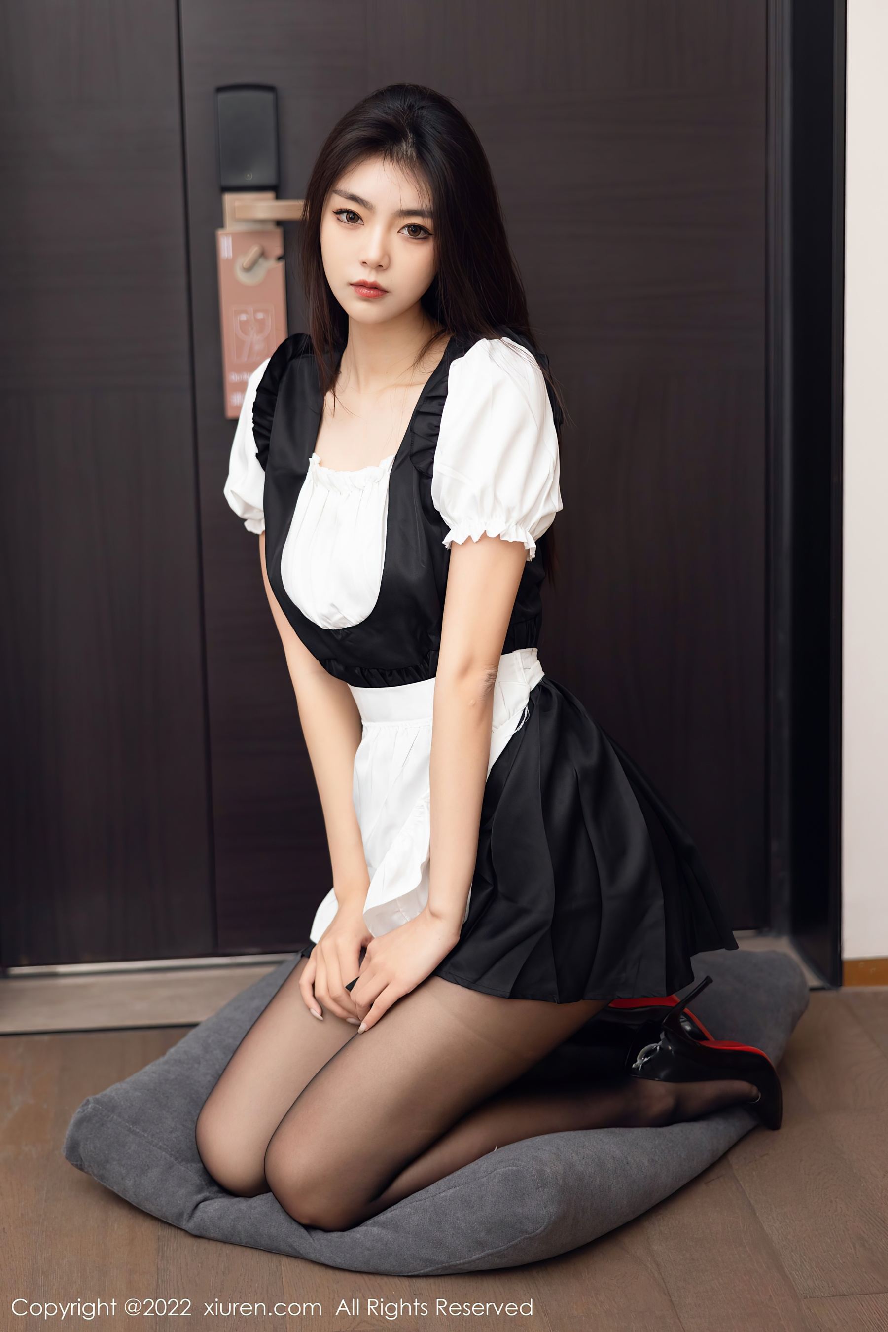 [XiuRen秀人网] No.5706 可樂Vicky 黑丝美腿·合集-妙妙屋