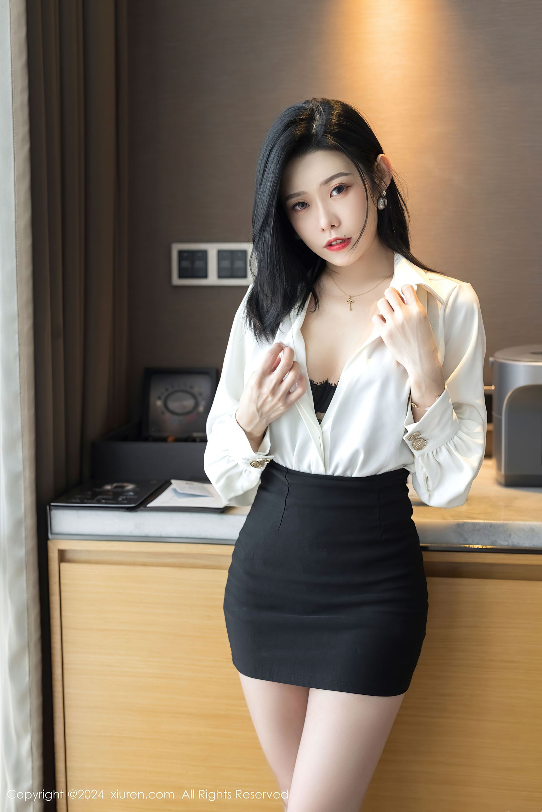 [XiuRen秀人网] No.9329 luvian本能 黑丝美腿·合集-妙妙屋