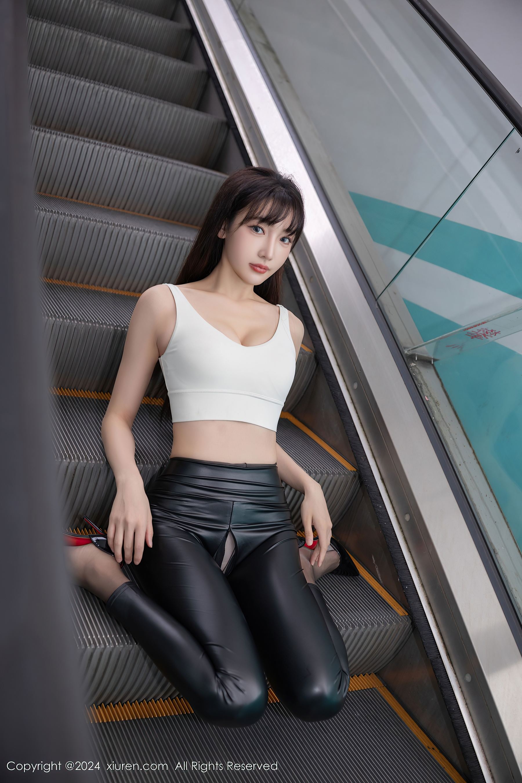 [XiuRen秀人网] No.9377 陆萱萱 黑丝美腿·合集-妙妙屋