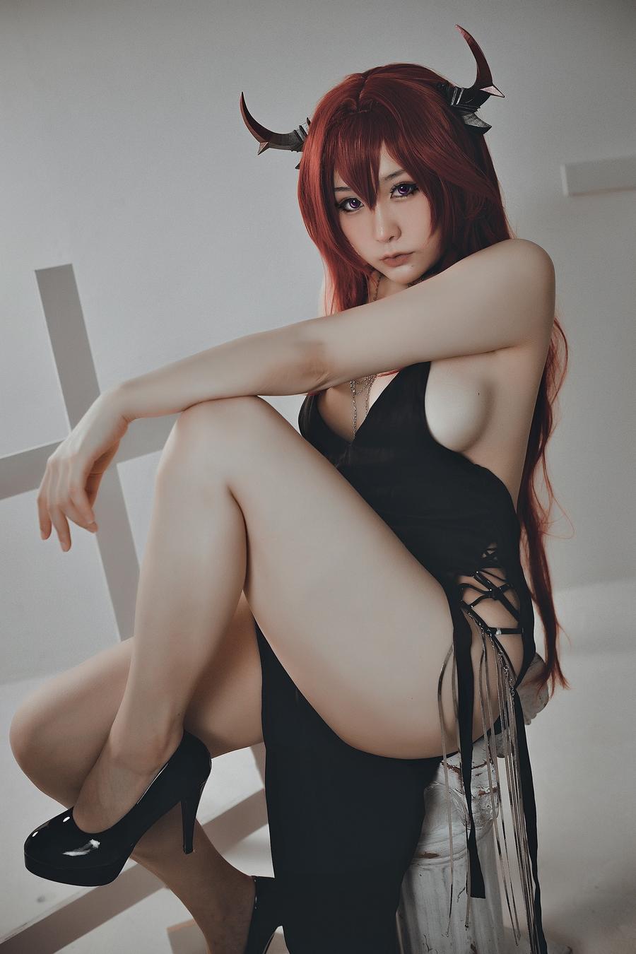 三刀刀miido-No.034 – 明日方舟 史尔特尔 [20P]·合集-妙妙屋