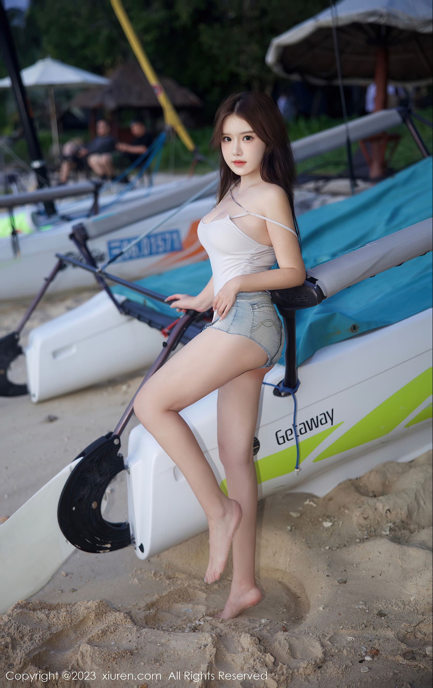 [XiuRen秀人网] No.7866 小薯条nienie 沙滩美腿·合集-妙妙屋