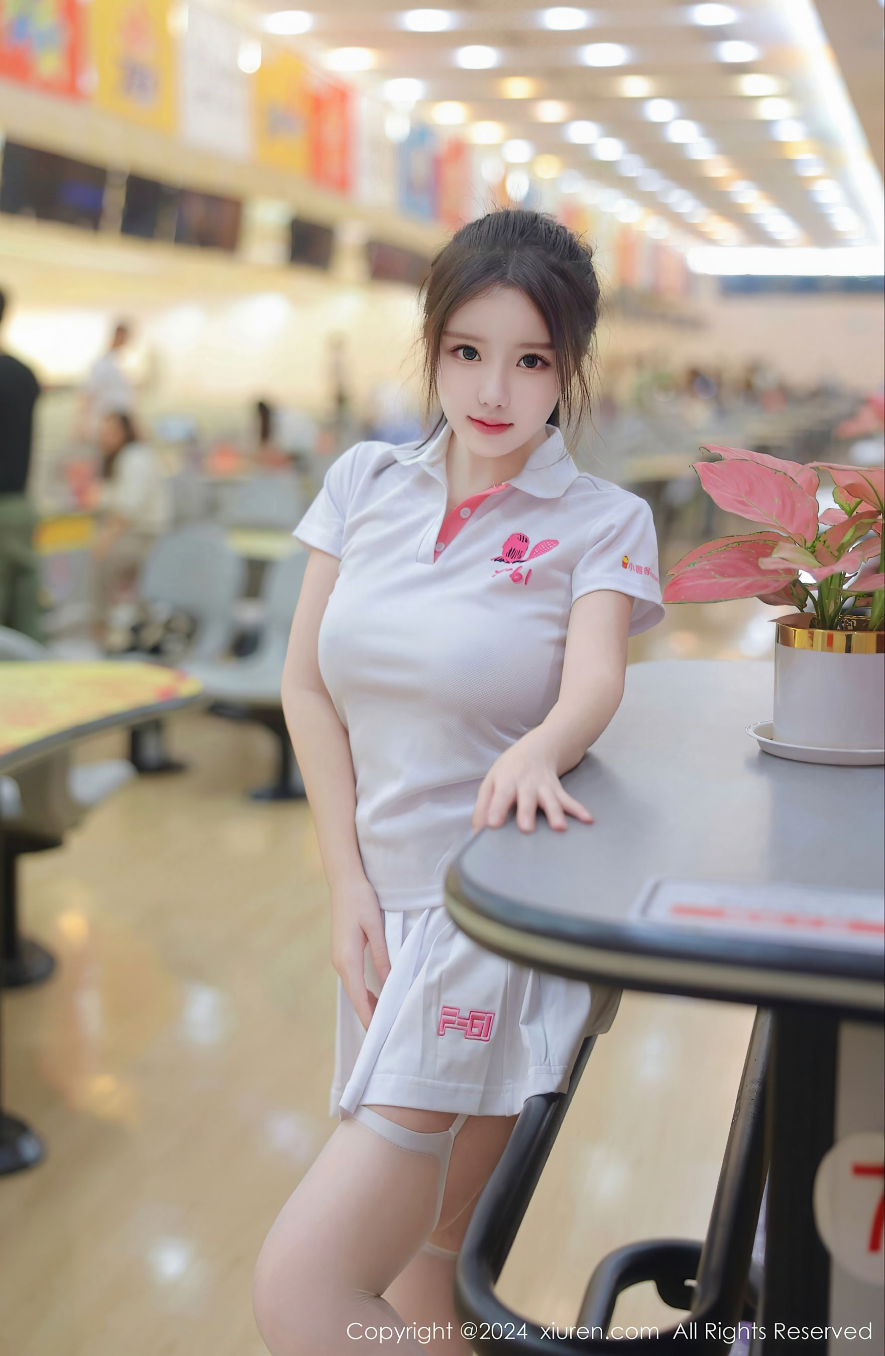 [XiuRen秀人网] No.8118 小薯条nienie 丝袜美腿·合集-妙妙屋