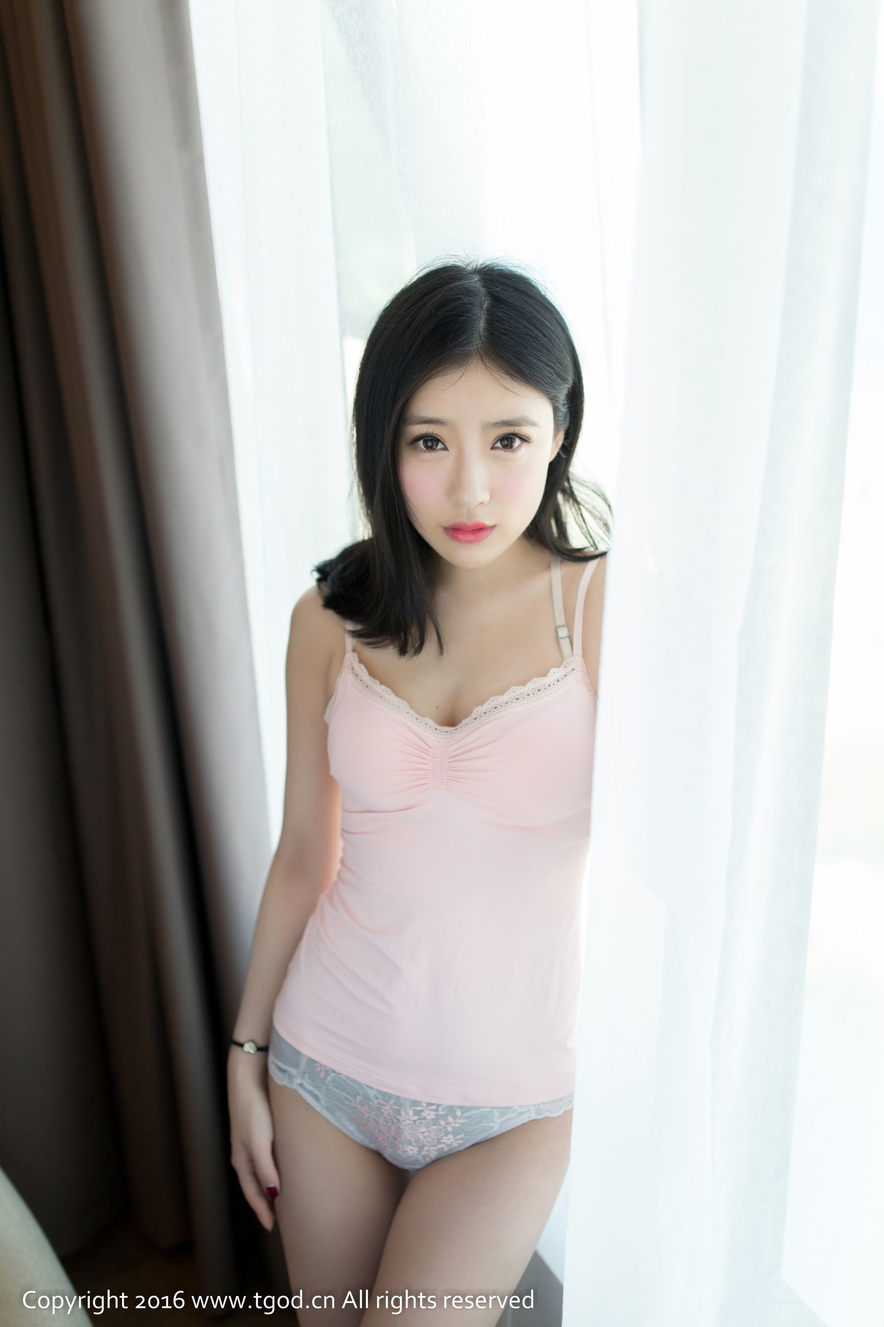 施忆佳KITTY酱《粉色吊带小短裙》 [推女神/尤蜜荟]·合集-妙妙屋