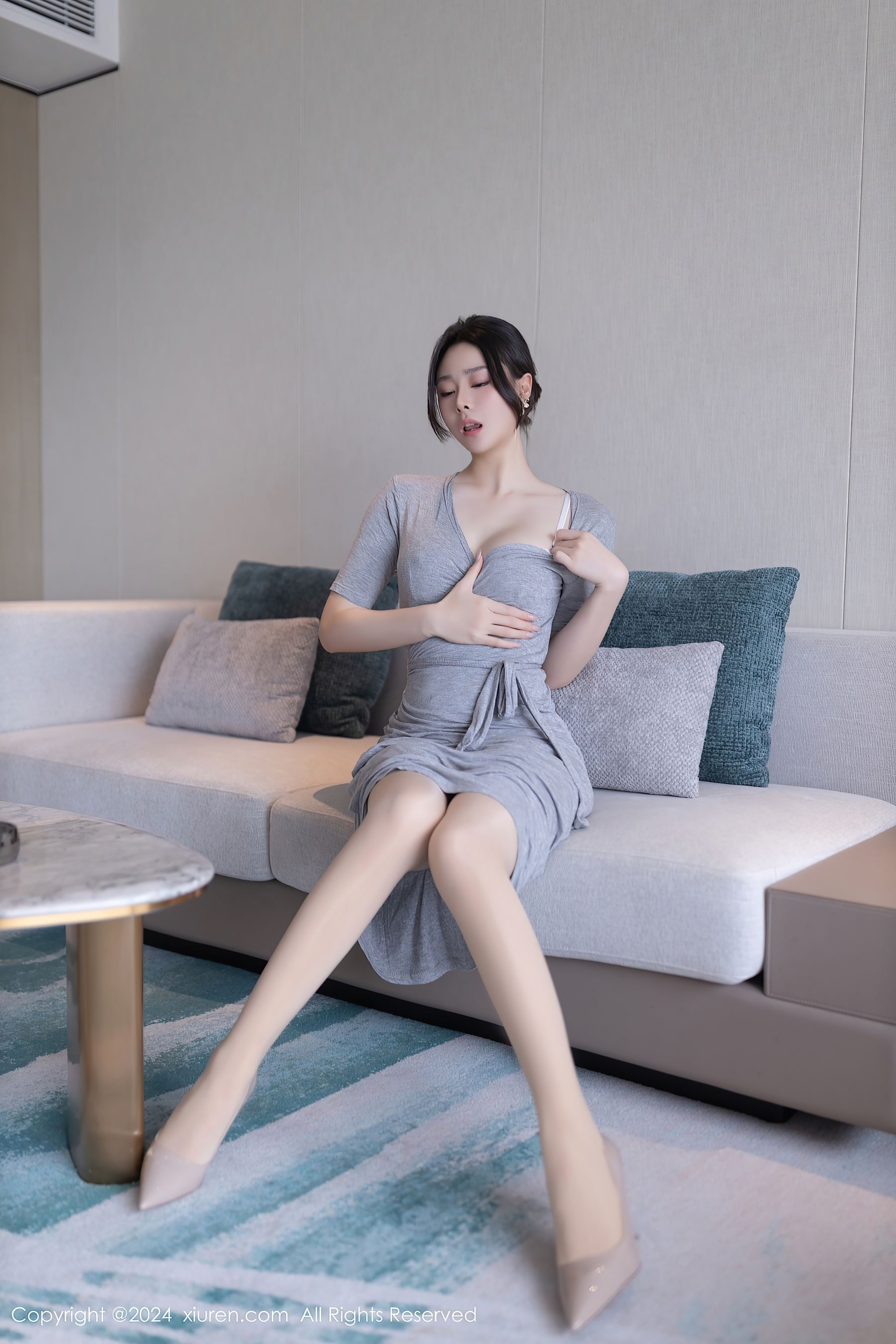 [XiuRen秀人网] No.8699 小逗逗 丝袜美腿·合集-妙妙屋