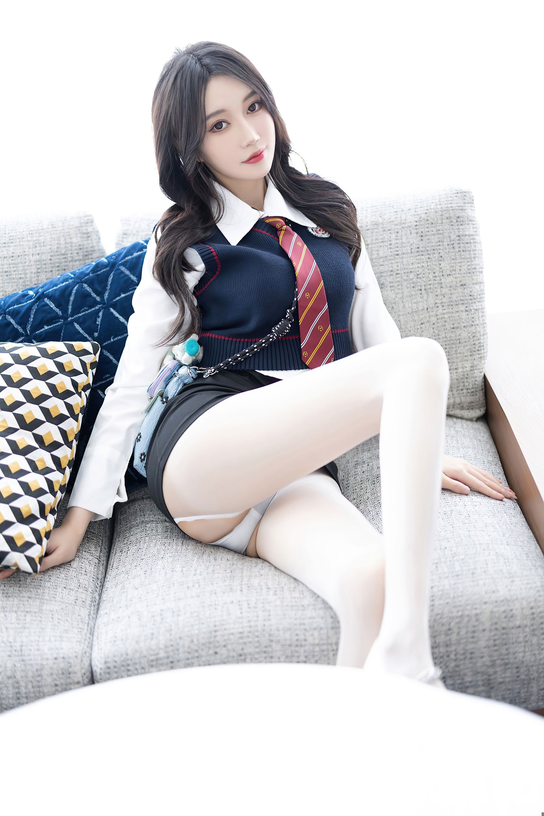 [XiuRen秀人网] No.8247 玥儿玥 丝袜美腿·合集-妙妙屋
