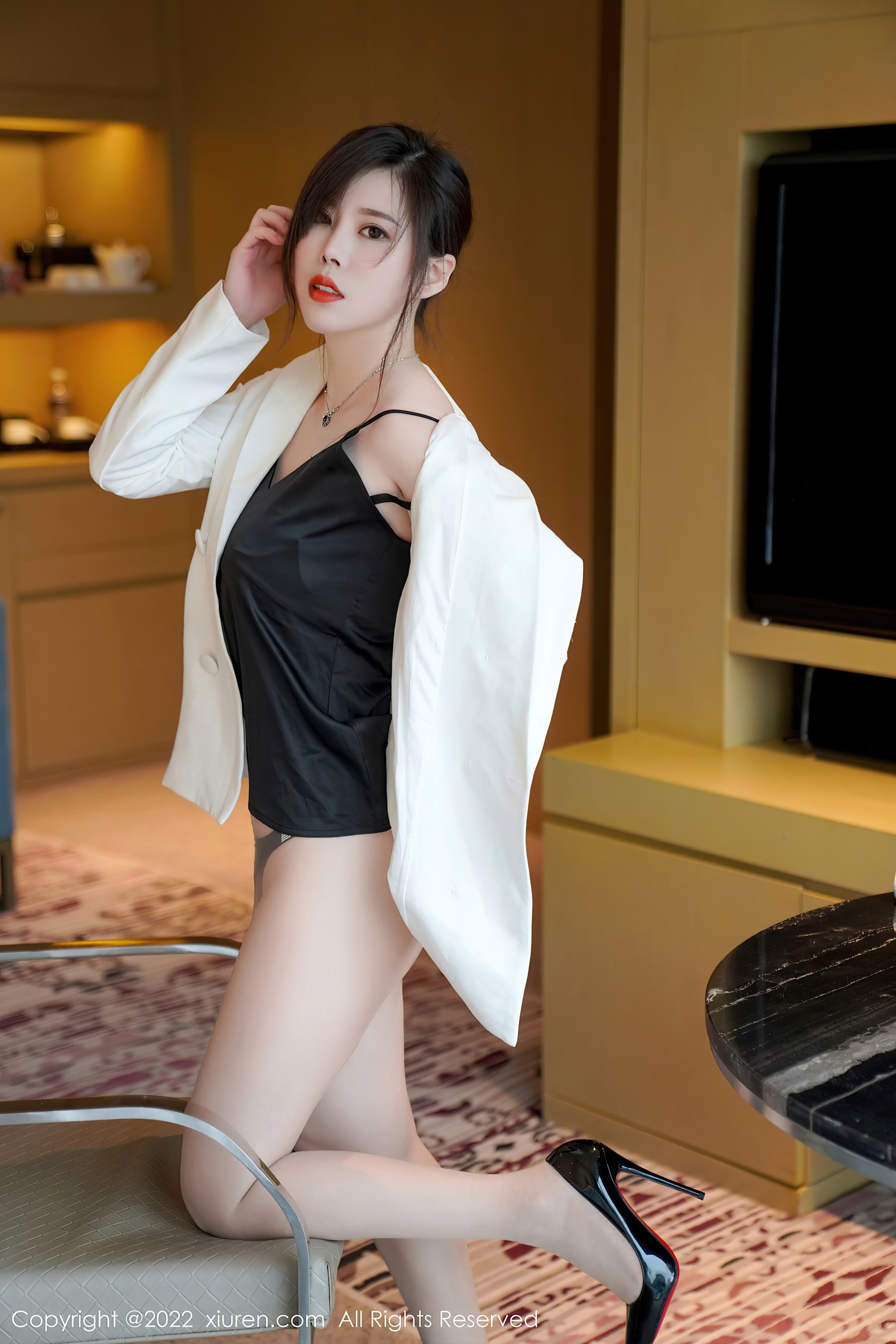[XiuRen秀人网] No.4885 白茹雪 丝袜美臀OL·合集-妙妙屋