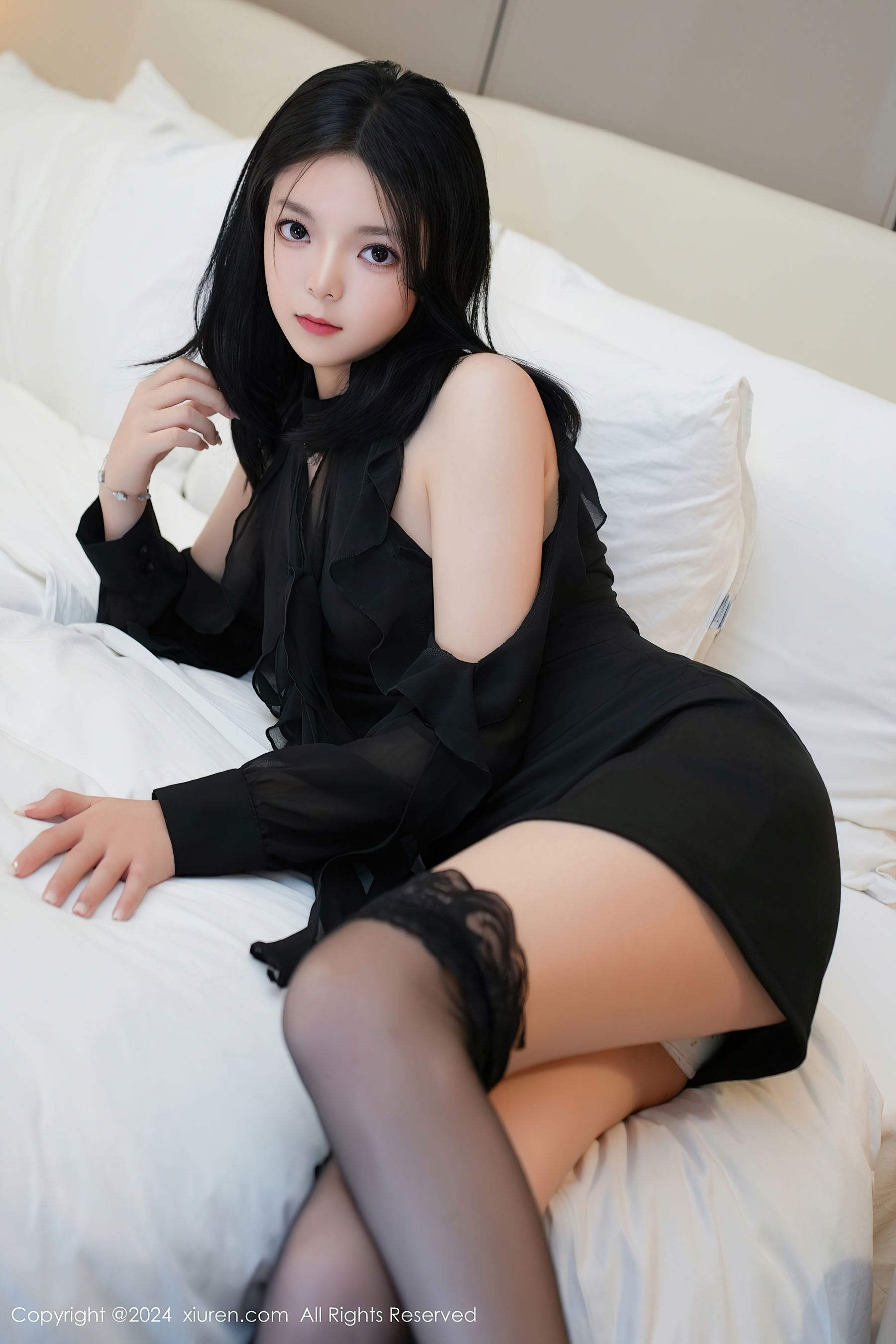 [XiuRen秀人网] No.8651 唐心心 黑丝美腿·合集-妙妙屋