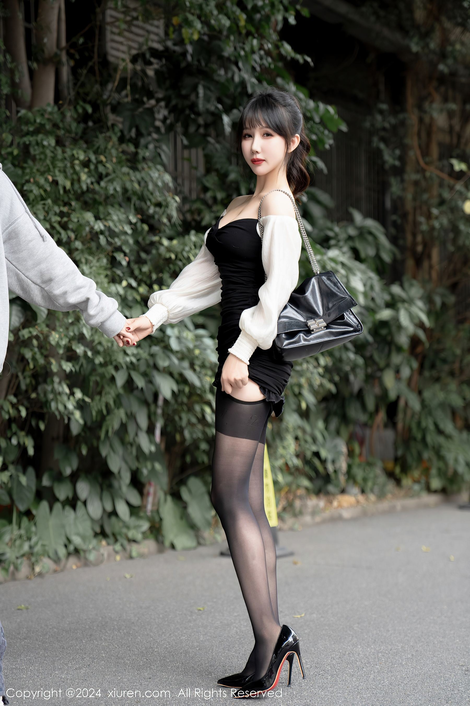 [XiuRen秀人网] No.7930 波巧酱 黑丝美臀·合集-妙妙屋