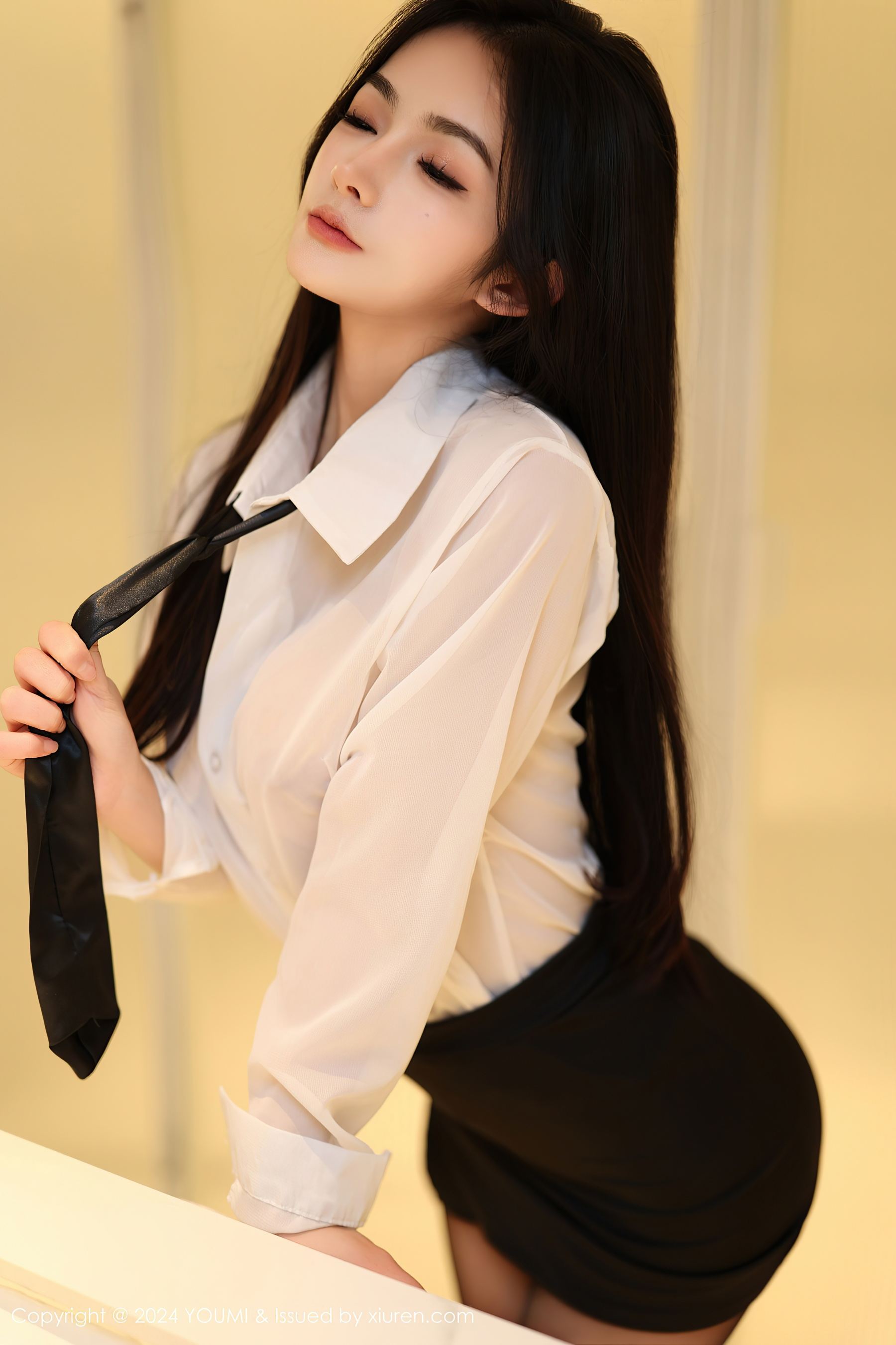 [YOUMI尤蜜荟] VOL.1050 谭小灵 黑丝美腿·合集-妙妙屋