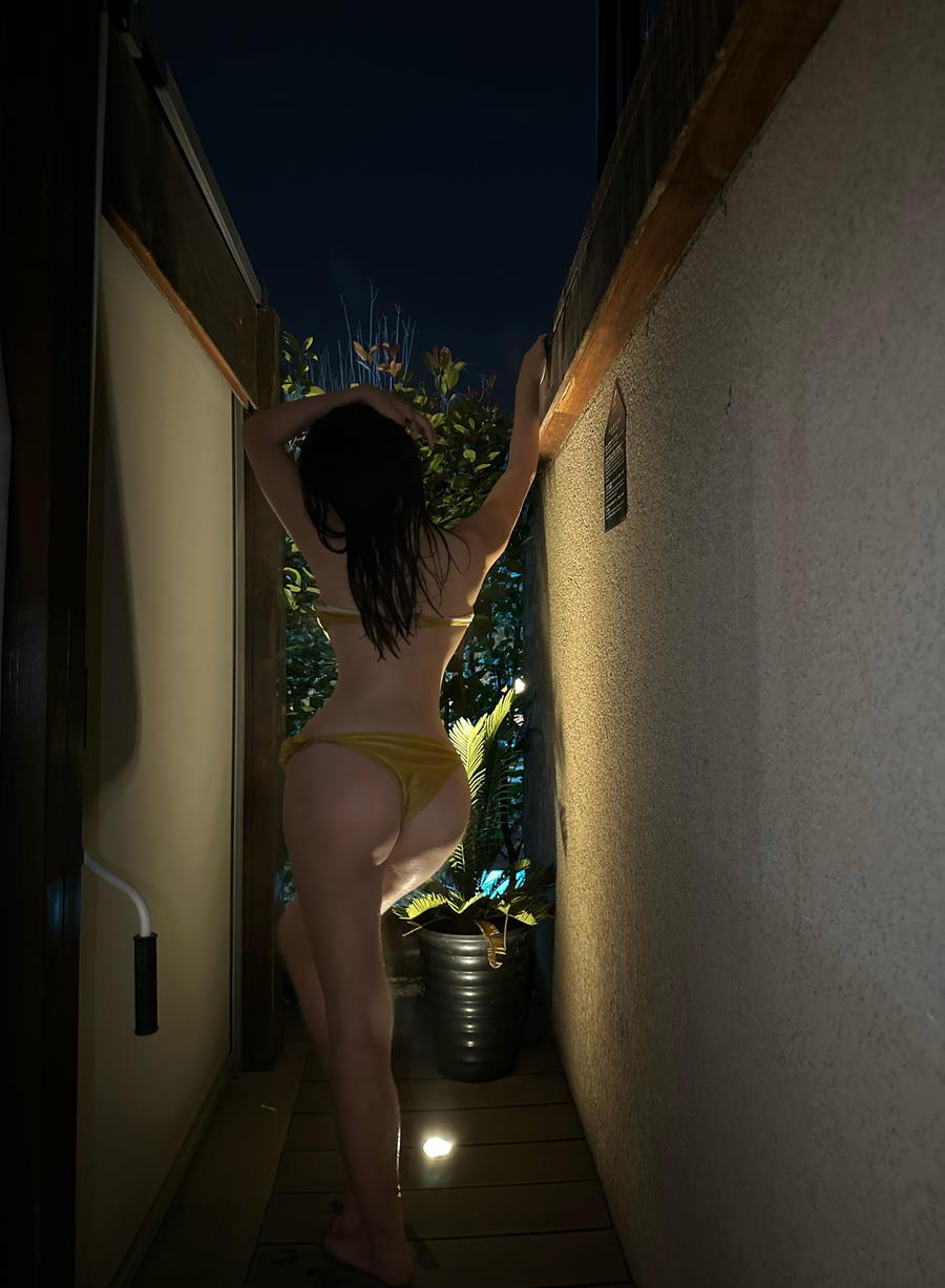 奶宝妹纸-No.031–深夜游泳池 [22P 10V]·合集-妙妙屋