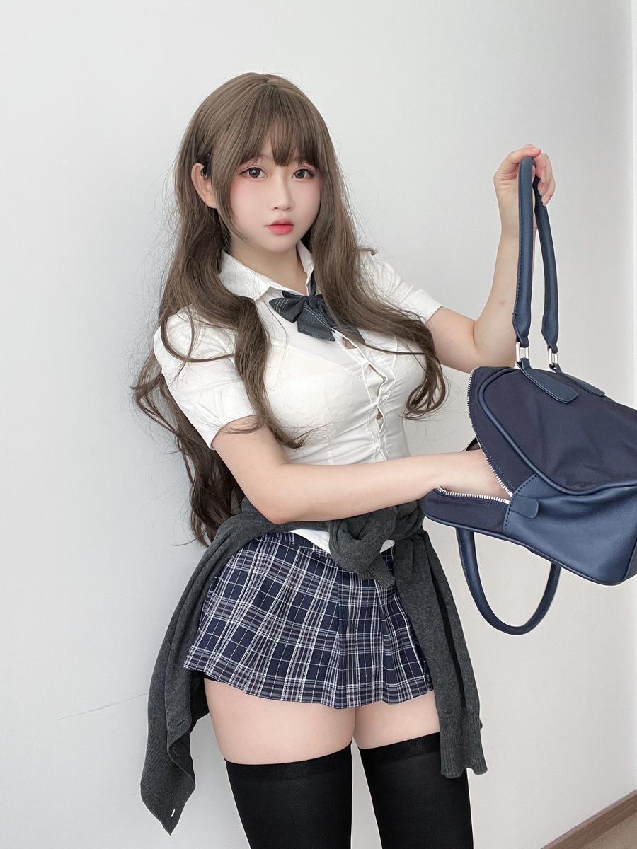 是依酱呀-No.070–学姐的日常 [35P 3V]·合集-妙妙屋