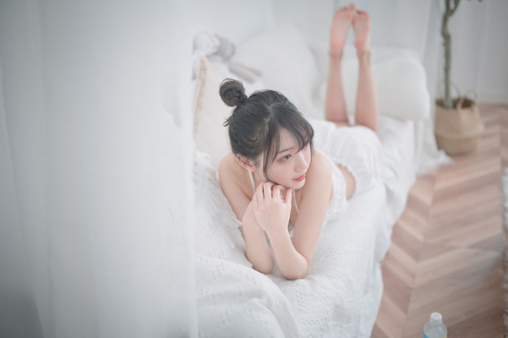 周叽是可爱兔兔-No.015-白色睡衣 [23P]·合集-妙妙屋