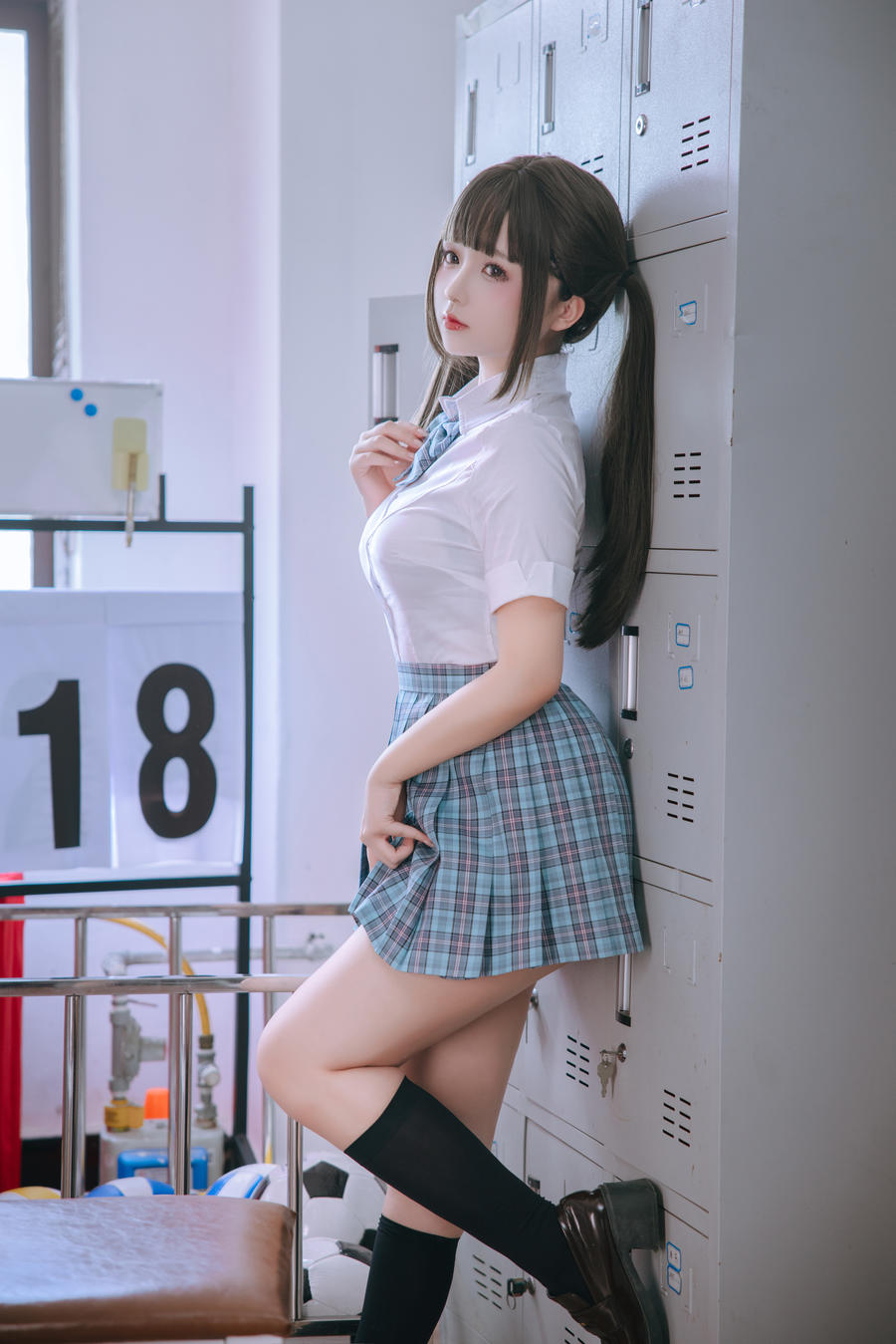 椎名莜(日奈娇)-No.165 – 更衣室 [90P]·合集-妙妙屋