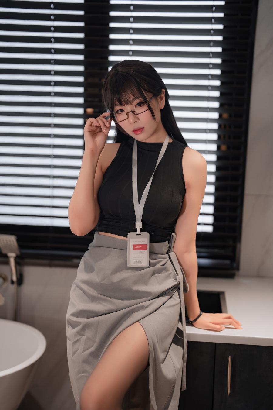 轩萧学姐-No.047–眼镜娘OL [85P 3V]·合集-妙妙屋