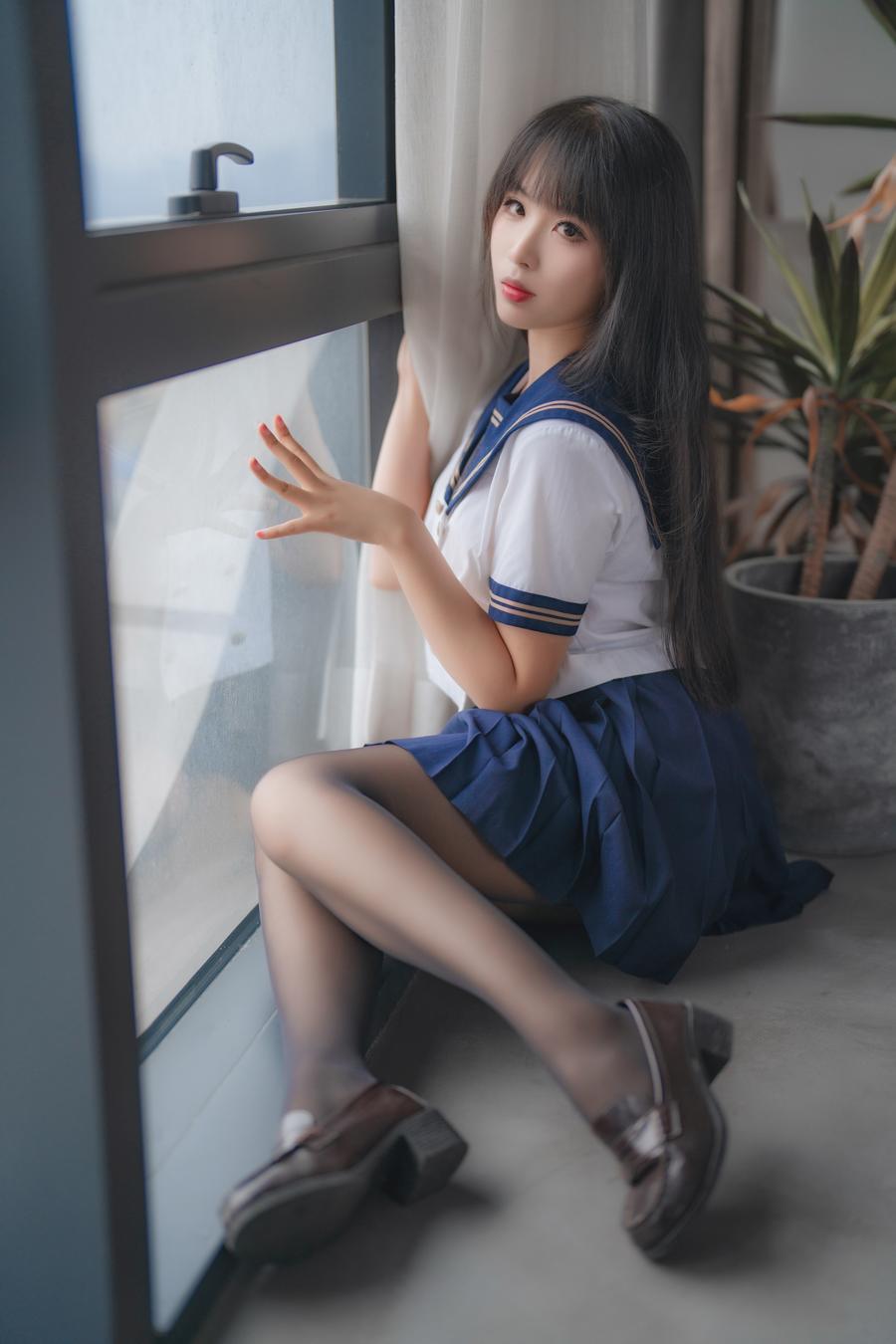 轩萧学姐-No.044–2023年05月舰长 黑丝JK [32P]·合集-妙妙屋