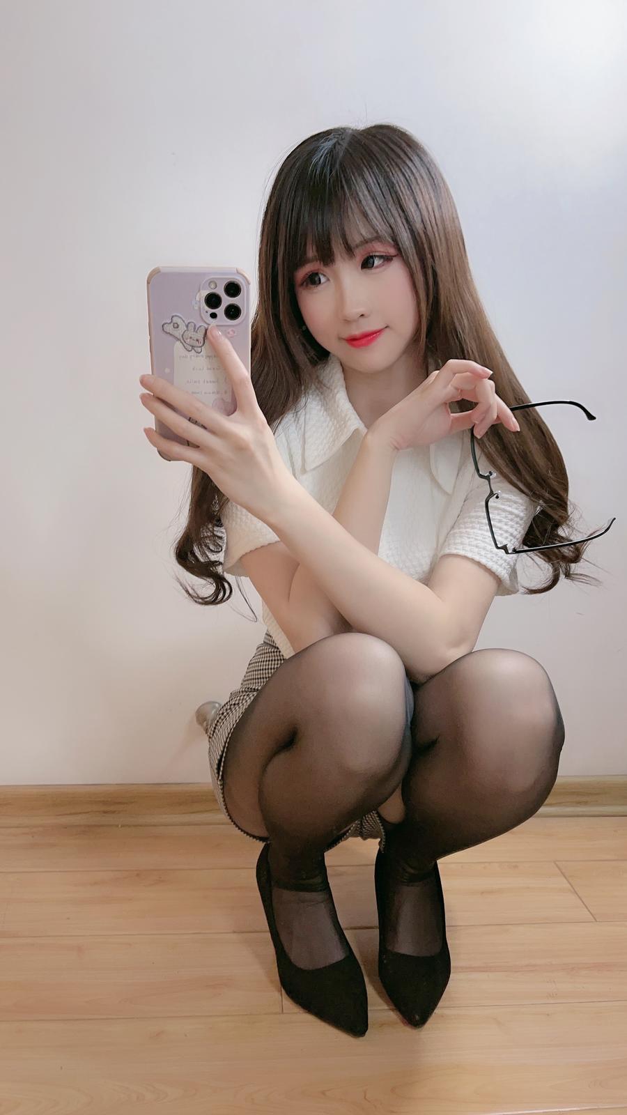 miko酱ww-No.060 – 自拍系列 黑丝03 (13套) [185P]·合集-妙妙屋