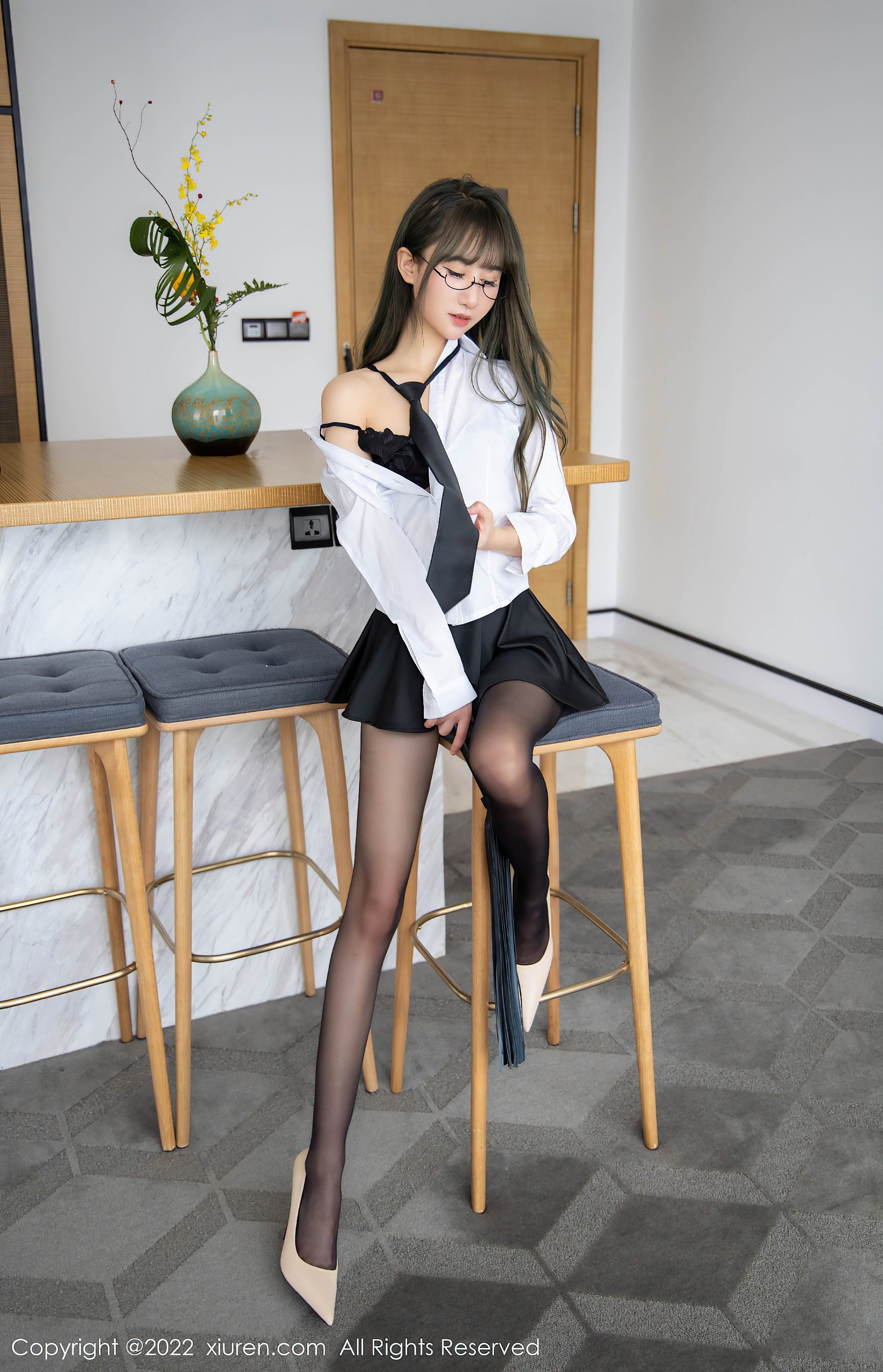 [XiuRen秀人网] No.4789 小果冻儿 白T学生装·合集-妙妙屋