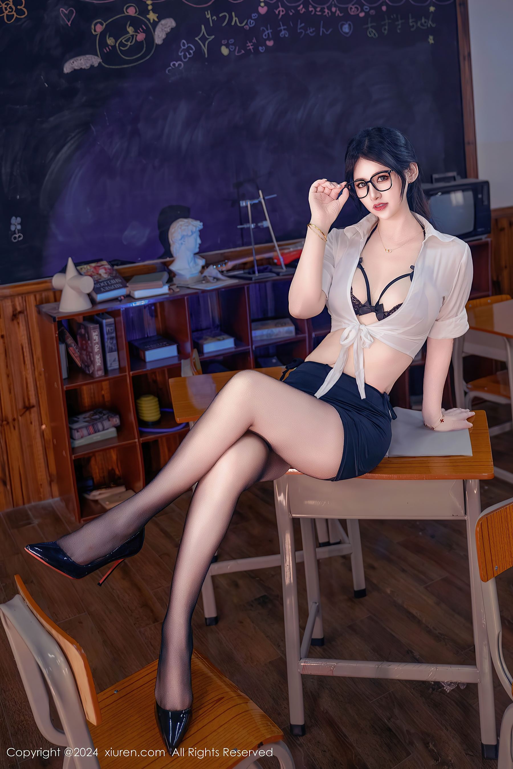[XiuRen秀人网] No.9130 诗诗kiki 黑丝美臀·合集-妙妙屋