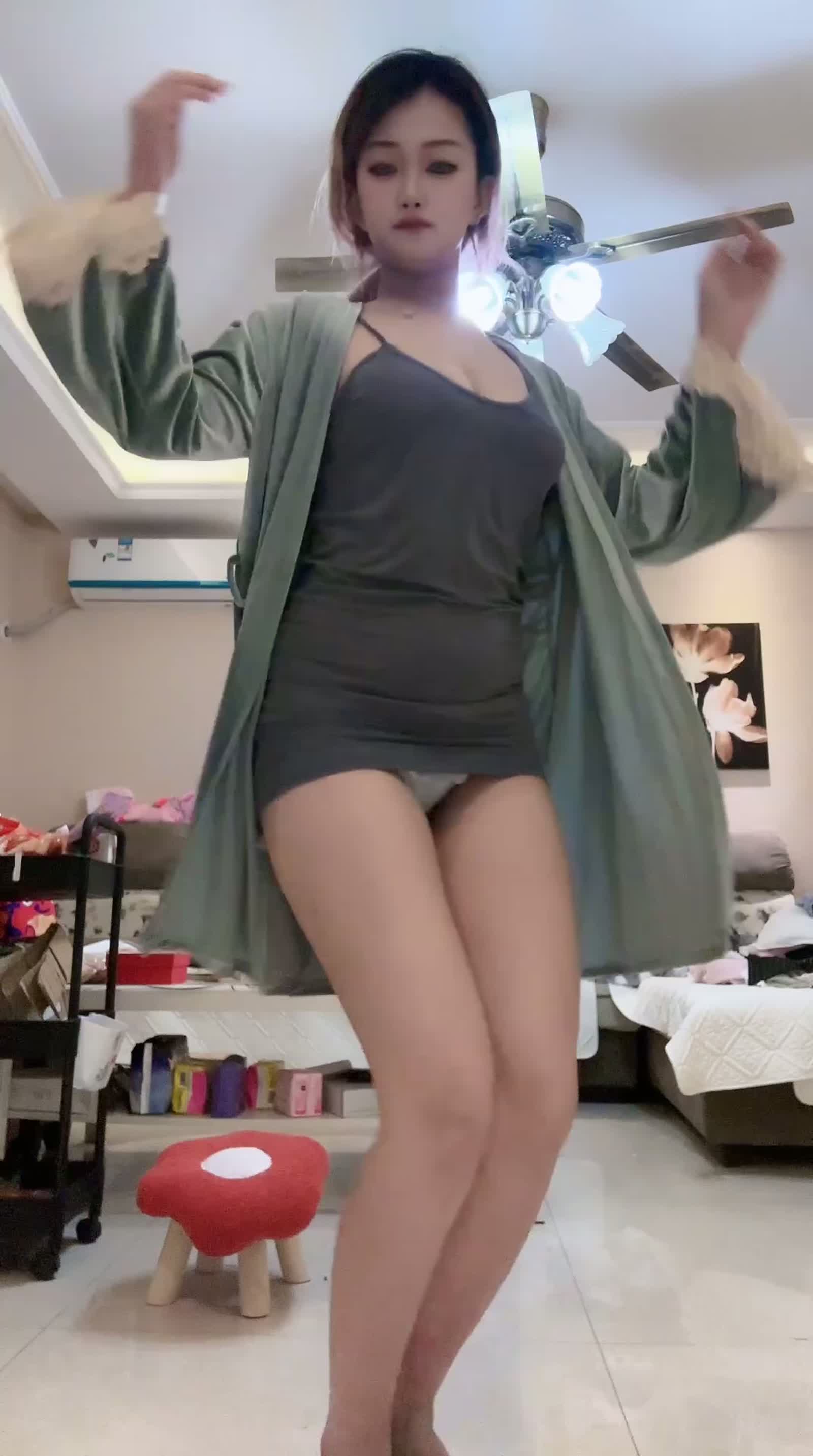 [主播]抖音直播肉肉爱吃鱼定制热舞短视频收藏版[3V/225.7M]·合集-妙妙屋